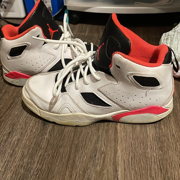 I am selling used Jordans but In good condition - Picture 2 of 2